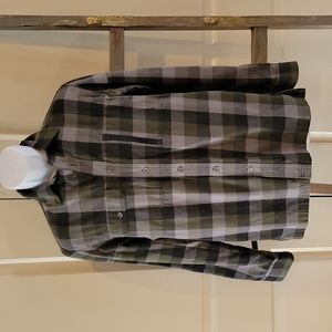 Wrangler, mens size small, olive green plaid